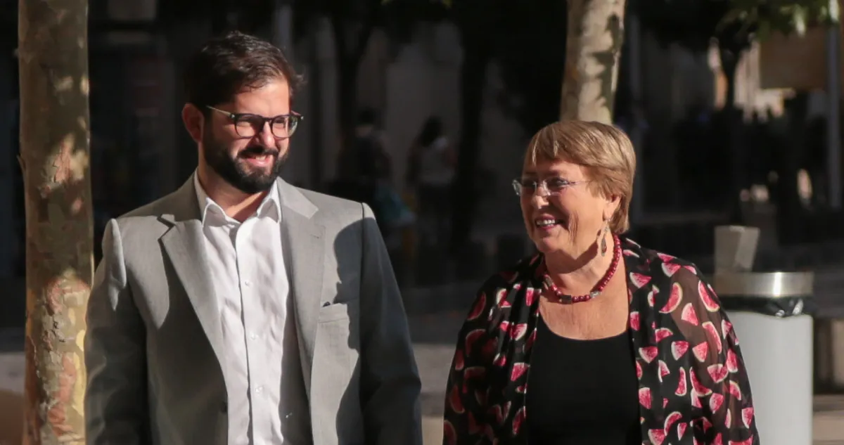 Boric viaja a la ONU en medio de presión por posible apoyo a candidatura de Bachelet