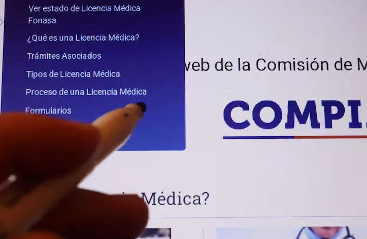 Contraloría detecta otros 10 mil funcionarios públicos que viajaron al extranjero con licencia médica