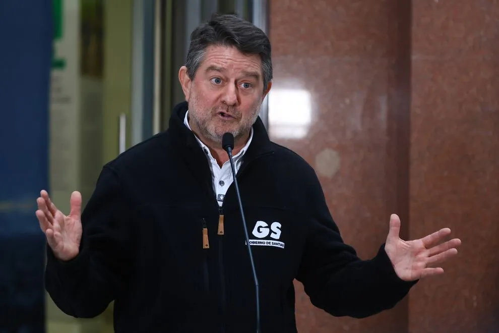 Convenio de $1.900 millones del GORE Metropolitano en la mira: vínculos políticos y similitudes con el caso Procultura